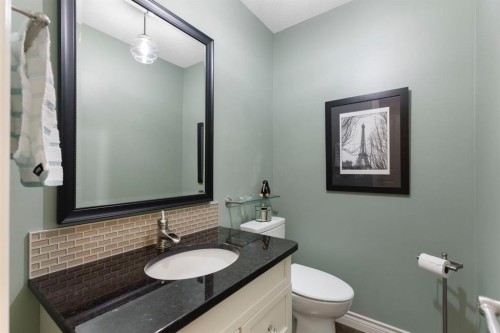 311 Woodhaven Bay Sw, Calgary, AB - Indoor Photo Showing Bathroom