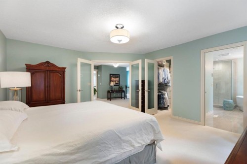 311 Woodhaven Bay Sw, Calgary, AB - Indoor Photo Showing Bedroom