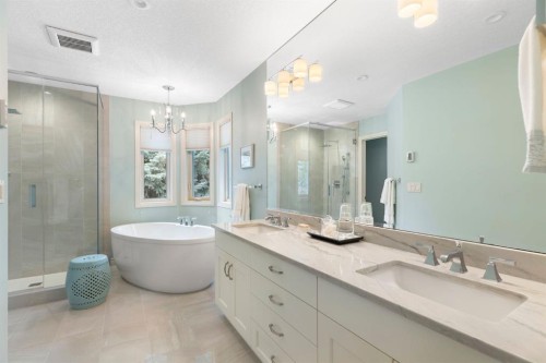 311 Woodhaven Bay Sw, Calgary, AB - Indoor Photo Showing Bathroom