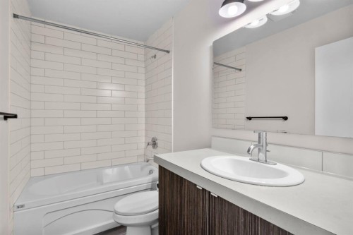 1102-788 12 Avenue Sw, Calgary, AB - Indoor Photo Showing Bathroom