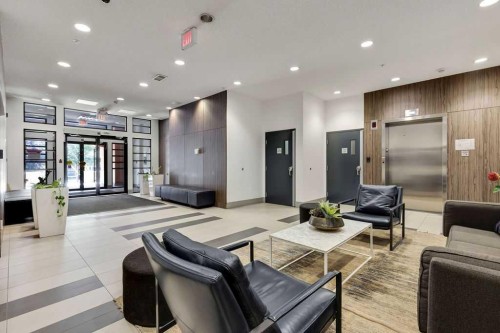 128-510 Edmonton Trail Ne, Calgary, AB - Indoor