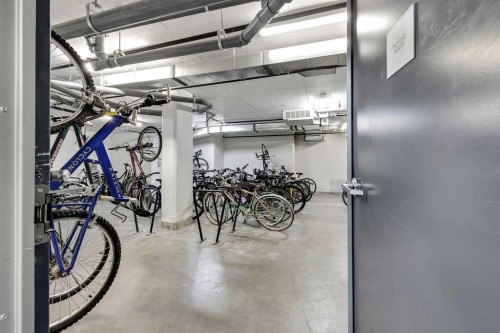128-510 Edmonton Trail Ne, Calgary, AB - Indoor