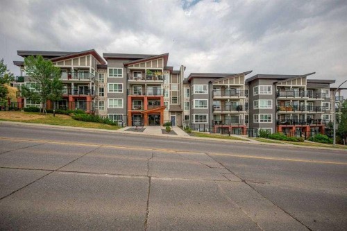 128-510 Edmonton Trail Ne, Calgary, AB - Outdoor With Facade