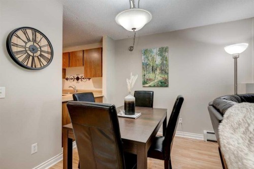 2135-70 Glamis Drive Sw, Calgary, AB - Indoor Photo Showing Dining Room
