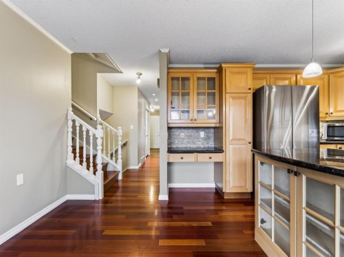 76 Deermoss Crescent Se, Calgary, AB - Indoor