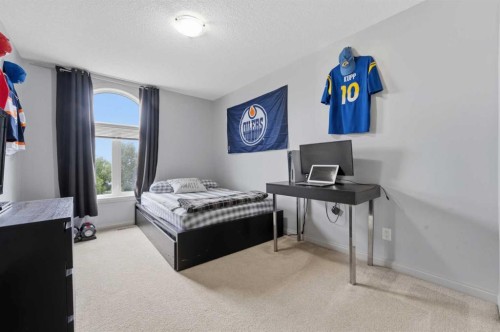 804 Wentworth Villas Sw, Calgary, AB - Indoor Photo Showing Bedroom