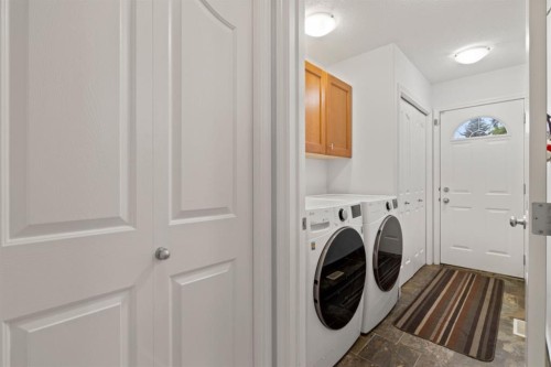 2323 5 Avenue Nw, Calgary, AB - Indoor Photo Showing Laundry Room