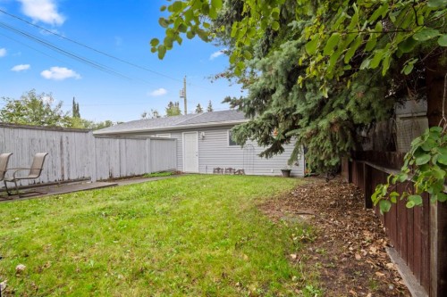 2323 5 Avenue Nw, Calgary, AB - Outdoor