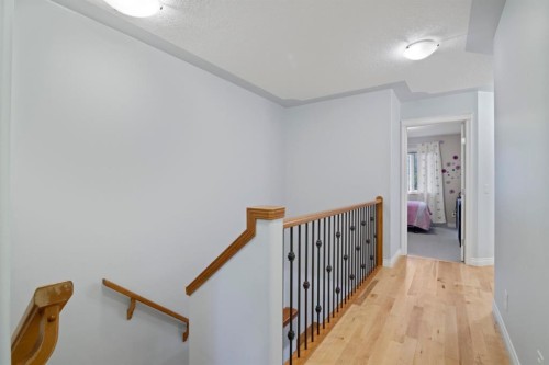 2323 5 Avenue Nw, Calgary, AB - Indoor Photo Showing Other Room