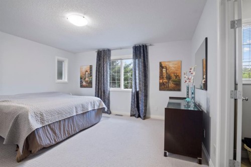 2323 5 Avenue Nw, Calgary, AB - Indoor Photo Showing Bedroom