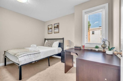 2-821 Mcdougall Road Ne, Calgary, AB - Indoor Photo Showing Bedroom