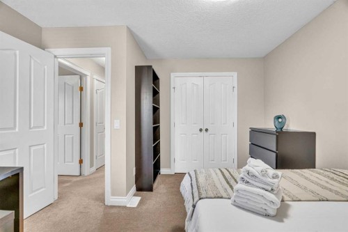 2-821 Mcdougall Road Ne, Calgary, AB - Indoor Photo Showing Bedroom