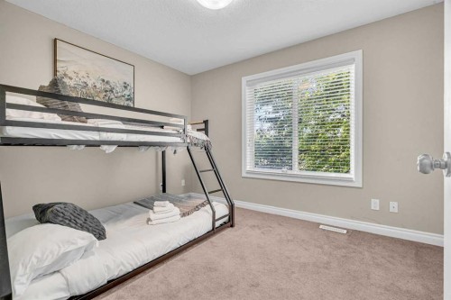 2-821 Mcdougall Road Ne, Calgary, AB - Indoor Photo Showing Bedroom