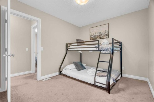 2-821 Mcdougall Road Ne, Calgary, AB - Indoor Photo Showing Bedroom
