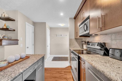 2-821 Mcdougall Road Ne, Calgary, AB - Indoor Photo Showing Kitchen