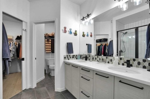 124-55 Fireside Circle, Cochrane, AB - Indoor Photo Showing Bathroom