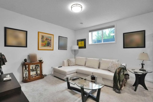 124-55 Fireside Circle, Cochrane, AB - Indoor Photo Showing Living Room