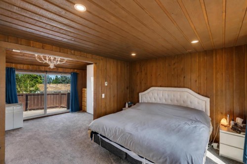 12 Oakvale Place Sw, Calgary, AB - Indoor Photo Showing Bedroom