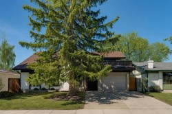 12 Oakvale Place SW Calgary, AB T2V 1H4