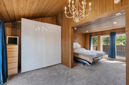 12 Oakvale Place Sw, Calgary, AB - Indoor Photo Showing Bedroom