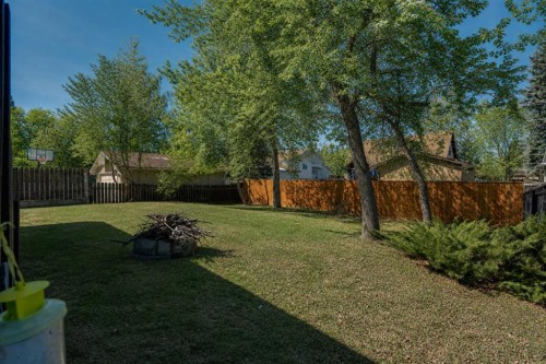 12 Oakvale Place Sw, Calgary, AB - Outdoor