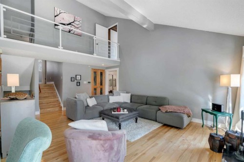12 Oakvale Place Sw, Calgary, AB - Indoor Photo Showing Living Room