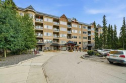 531-30 Discovery Ridge Close SW Calgary, AB T3H 5X5