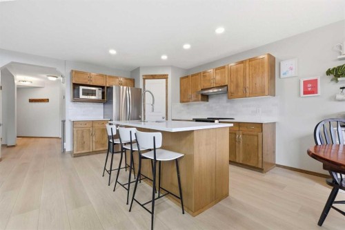 38 Chapman Close Se, Calgary, AB 