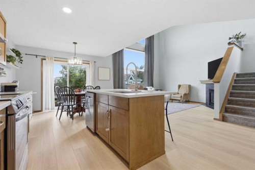 38 Chapman Close Se, Calgary, AB 
