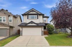 38 Chapman Close SE Calgary, AB T2X 3S8