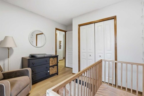 38 Chapman Close Se, Calgary, AB 