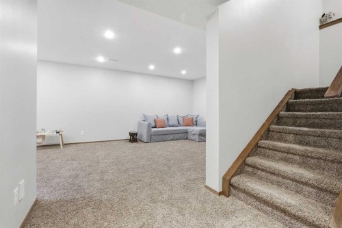 38 Chapman Close Se, Calgary, AB 