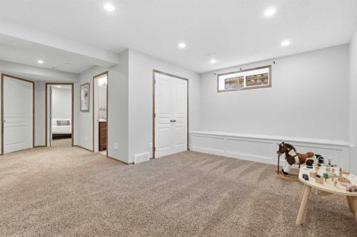 38 Chapman Close Se, Calgary, AB 