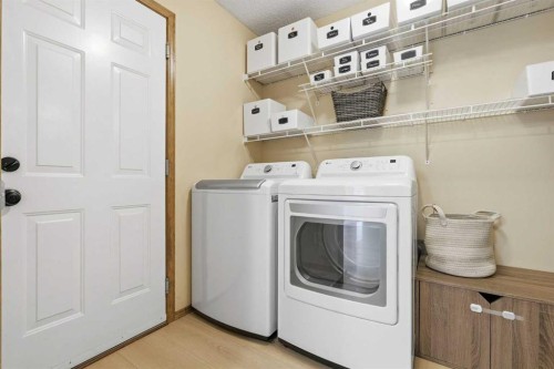 38 Chapman Close Se, Calgary, AB 
