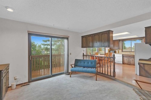 60 Beddington Drive Ne, Calgary, AB - Indoor Photo Showing Living Room
