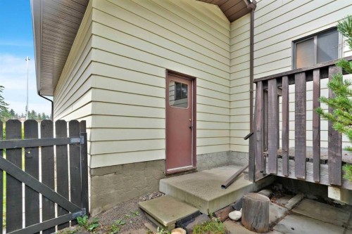 60 Beddington Drive Ne, Calgary, AB - Outdoor With Exterior