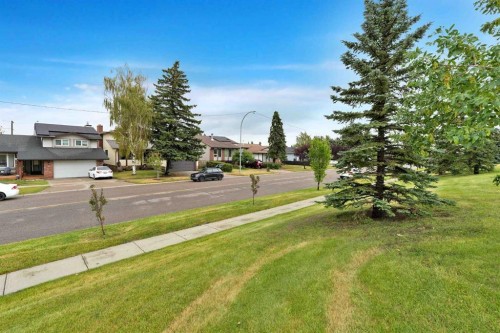 60 Beddington Drive Ne, Calgary, AB - Outdoor