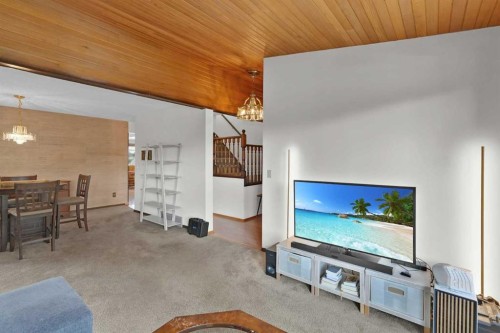 60 Beddington Drive Ne, Calgary, AB - Indoor