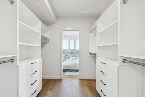 1004-1107 Gladstone Road Nw, Calgary, AB - Indoor With Storage