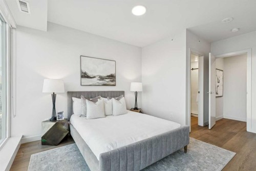 1004-1107 Gladstone Road Nw, Calgary, AB - Indoor Photo Showing Bedroom