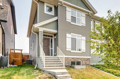 18 Willow Crescent  Okotoks, AB T1S 5S2