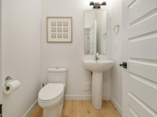 641 Blackwolf Boulevard North, Lethbridge, AB - Indoor Photo Showing Bathroom