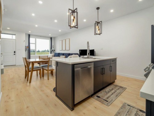 641 Blackwolf Boulevard North, Lethbridge, AB - Indoor