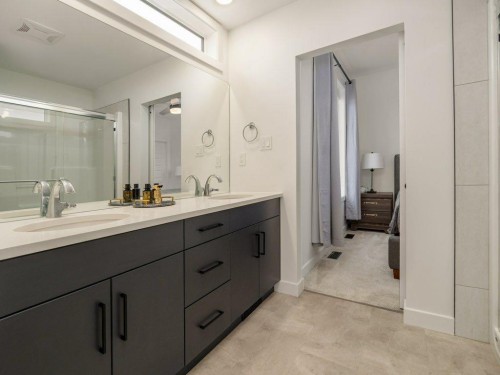 641 Blackwolf Boulevard North, Lethbridge, AB - Indoor Photo Showing Bathroom