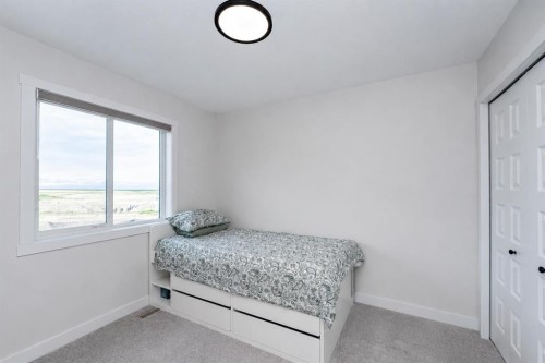 52 Lewiston Drive Ne, Calgary, AB - Indoor Photo Showing Bedroom