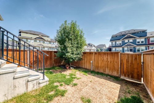 428 Cranbrook Square Se, Calgary, AB - Outdoor
