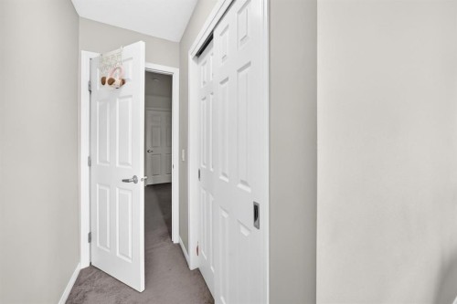 446 Windrow Common Sw, Airdrie, AB - Indoor Photo Showing Other Room