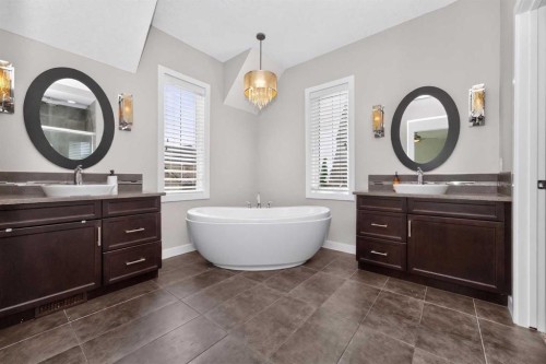 244 Mahogany Bay Se, Calgary, AB - Indoor Photo Showing Bathroom