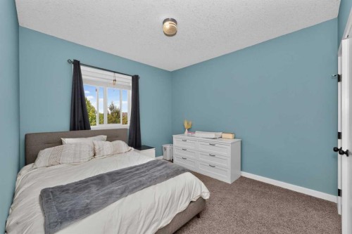 244 Mahogany Bay Se, Calgary, AB - Indoor Photo Showing Bedroom