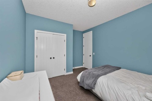244 Mahogany Bay Se, Calgary, AB - Indoor Photo Showing Bedroom